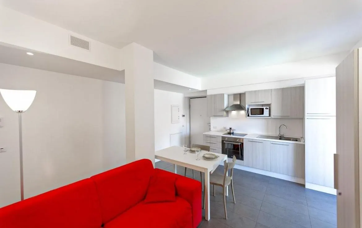 The Sunshine - Apartments With Pool Musso Italien