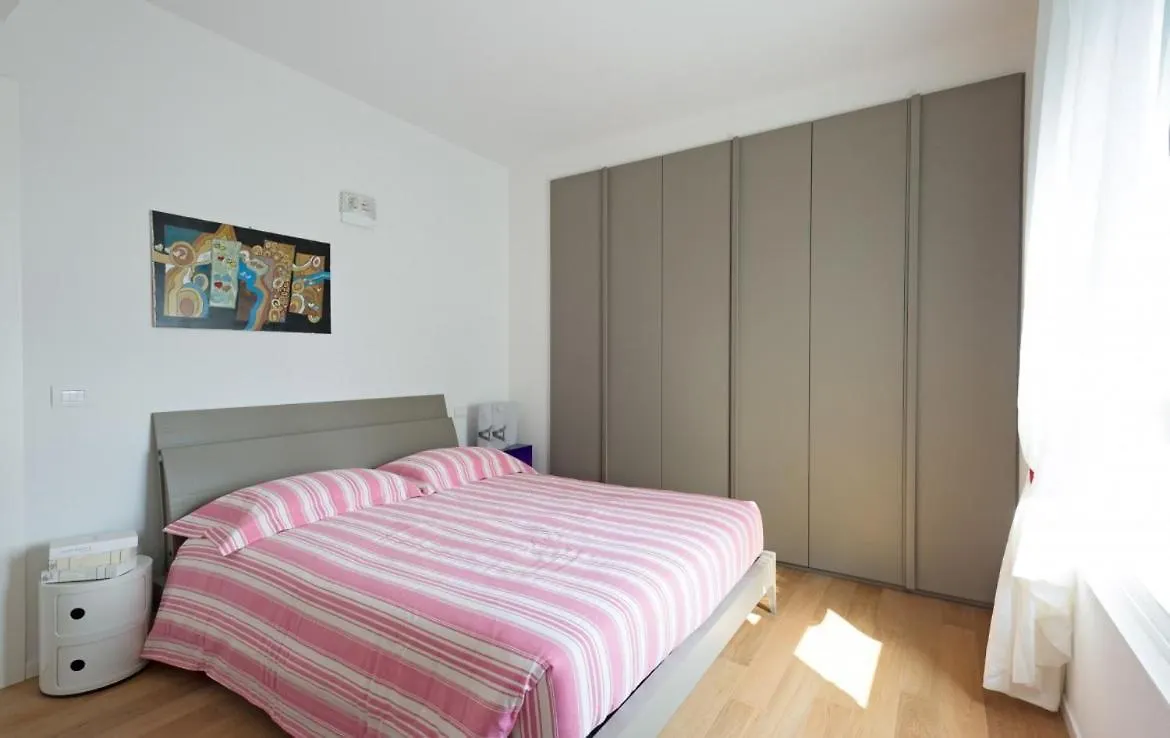 The Sunshine - Apartments With Pool Musso Italien